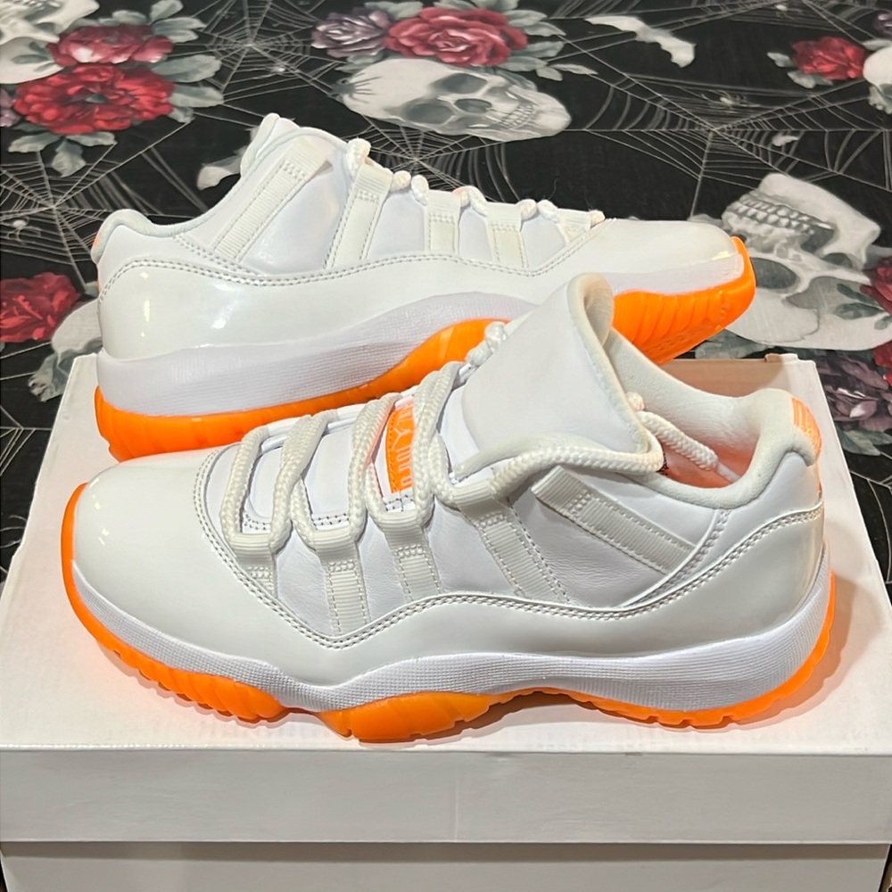 DS 2021 NIKE AIR JORDAN 11 XI RETRO LOW WHITE/BRIGHT CITRUS WOMENS SZ 5 3.5Y NWT - Picture 4 of 12